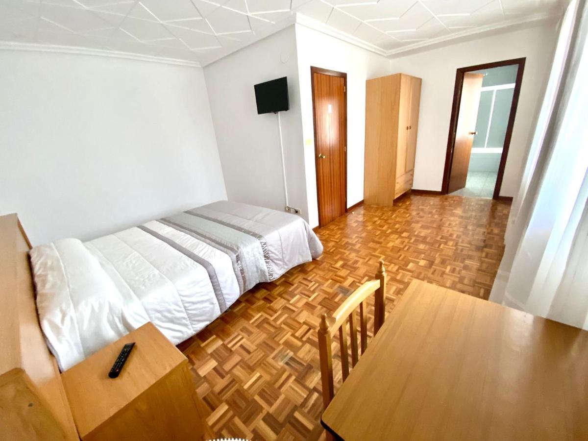 Garden Lodge Hostal Evencio Ribadavia Εξωτερικό φωτογραφία