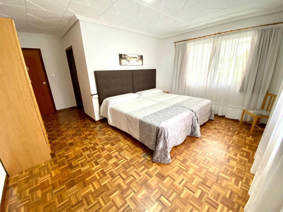 Garden Lodge Hostal Evencio Ribadavia Εξωτερικό φωτογραφία