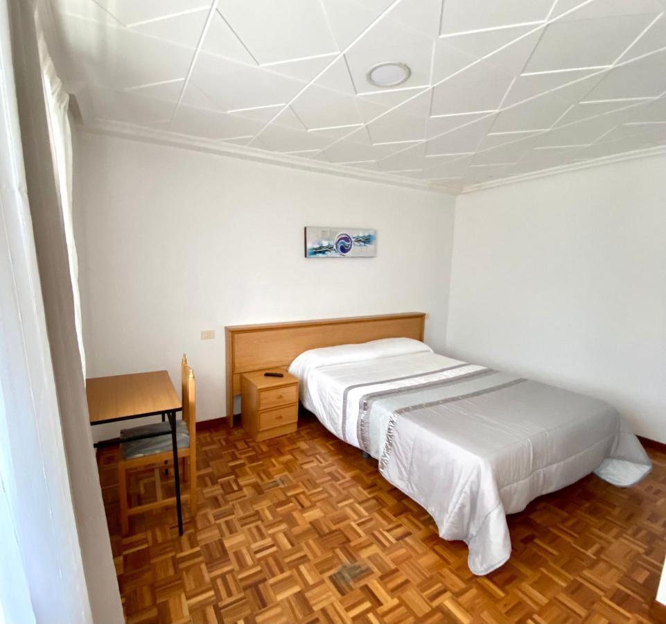 Garden Lodge Hostal Evencio Ribadavia Εξωτερικό φωτογραφία