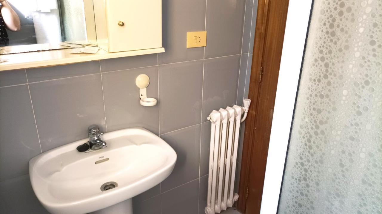 Garden Lodge Hostal Evencio Ribadavia Εξωτερικό φωτογραφία