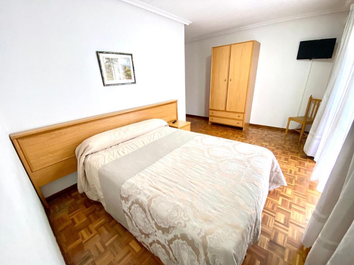 Garden Lodge Hostal Evencio Ribadavia Εξωτερικό φωτογραφία