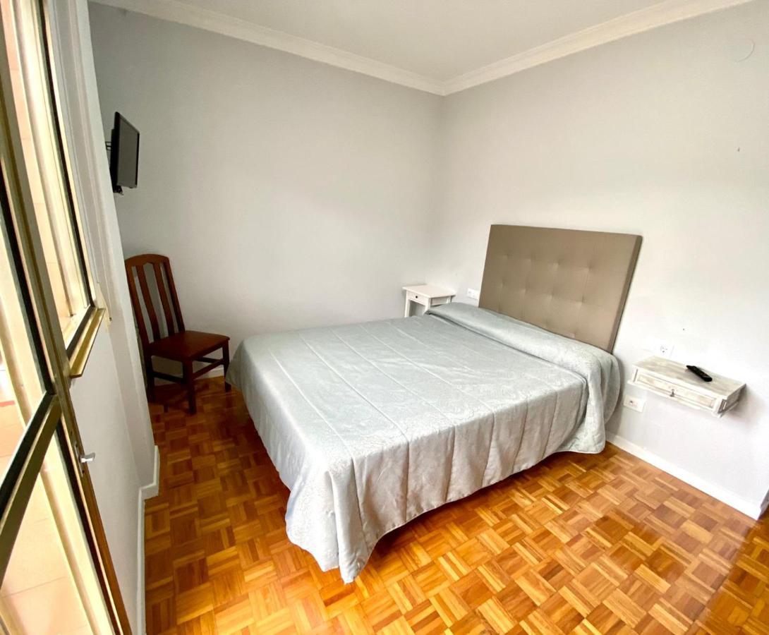 Garden Lodge Hostal Evencio Ribadavia Εξωτερικό φωτογραφία