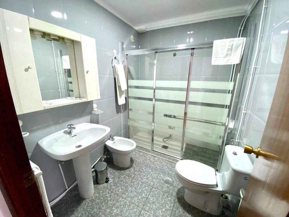 Garden Lodge Hostal Evencio Ribadavia Εξωτερικό φωτογραφία