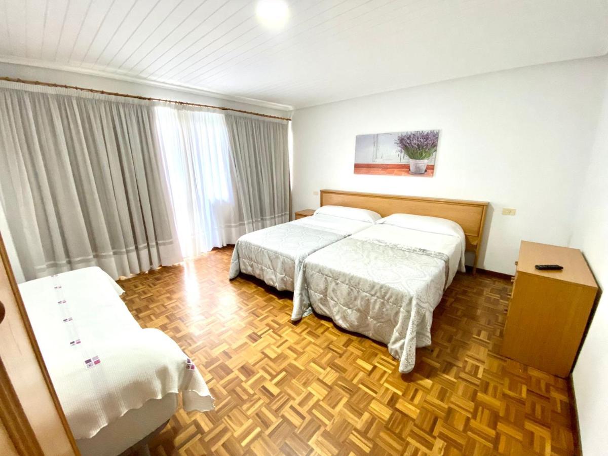 Garden Lodge Hostal Evencio Ribadavia Εξωτερικό φωτογραφία