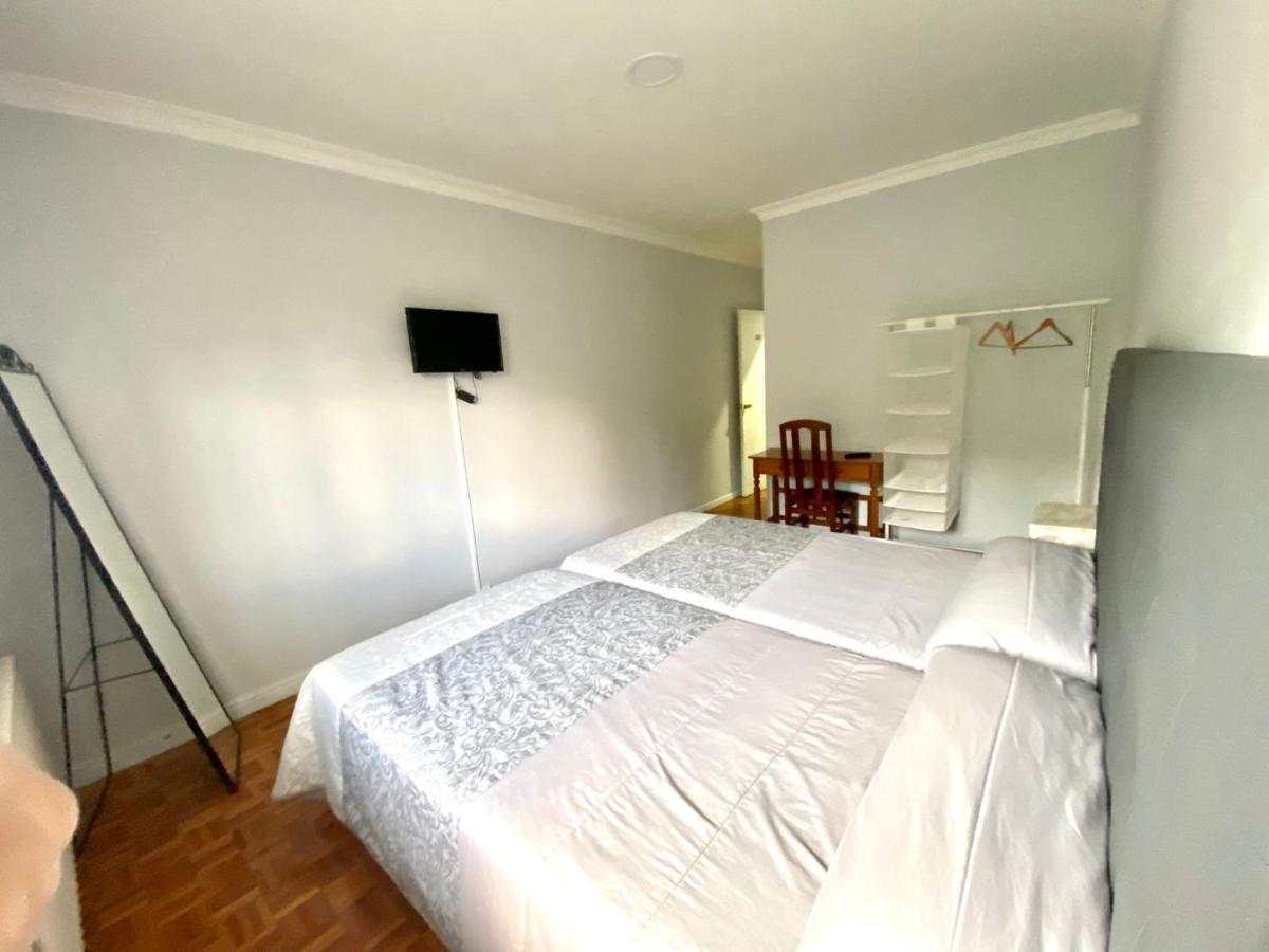 Garden Lodge Hostal Evencio Ribadavia Εξωτερικό φωτογραφία